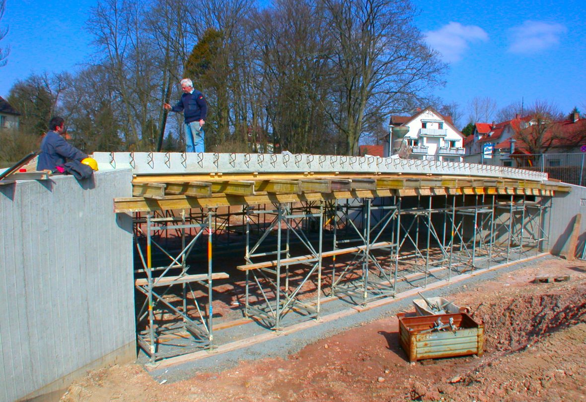 Schlicht + Fischer Ingenieurgesellschaft / Bauprojekt: Stahlverbundbrücke über die Lauter, Coburg-Neuses